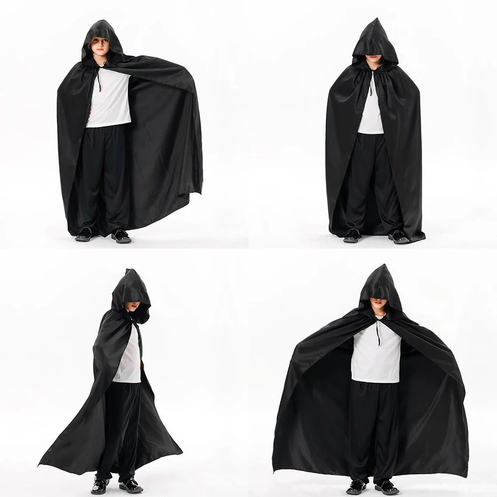 Cape noire à capuche