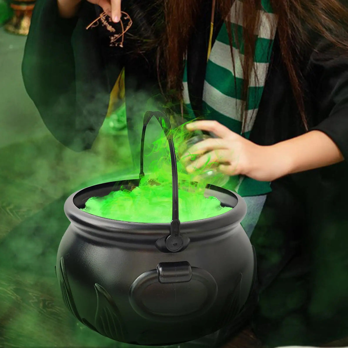 Skull Cauldron Decoration
