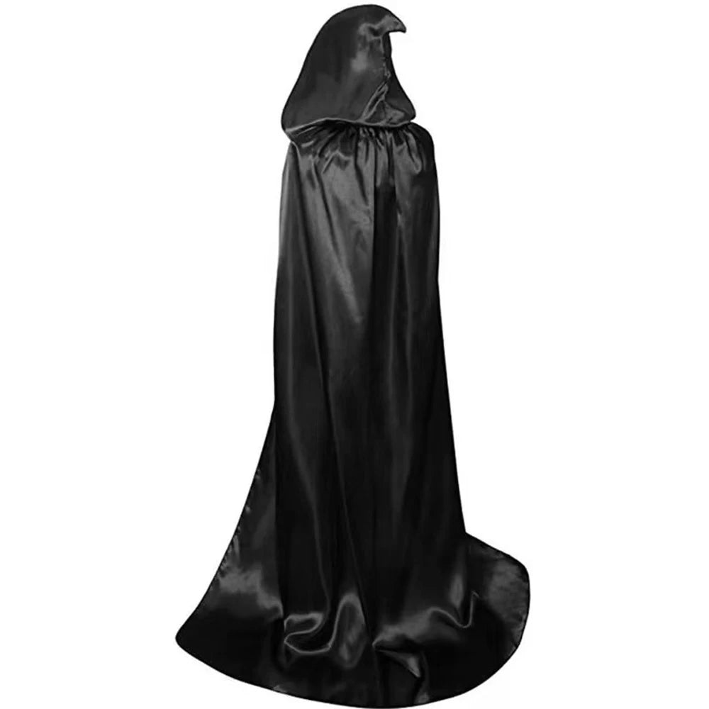 Cape noire à capuche